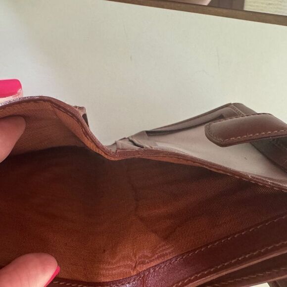 Salvatore Ferragamo Brown Leather Vintage Bi-Fold Wallet w/ Gancini Closure - Picture 9 of 16